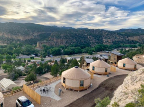Yurt Overlook #6 with AC and Private Bath 2 Kings
